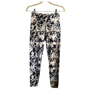 Balance M leggings black white rose floral pants yoga gym athletic 27” inseam